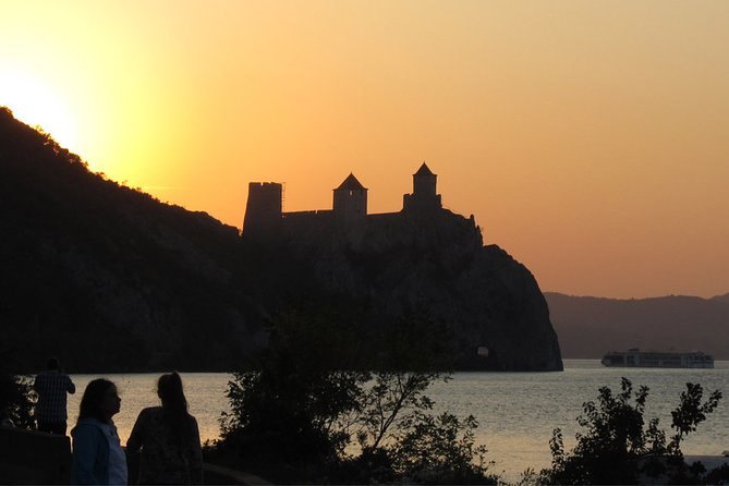 Private Day Tour to Iron Gate Gorge and Golubac Fortress - What the private vehicle and guide add