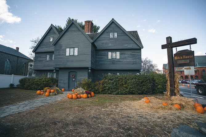 Private Day Trip to Salem and Hammond Castle from Boston - What the private guide adds
