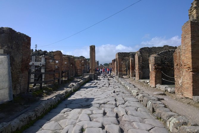 Private daytour medieval castles from Civitavecchia port - Ceri, a tiny settlement on a rocky perch