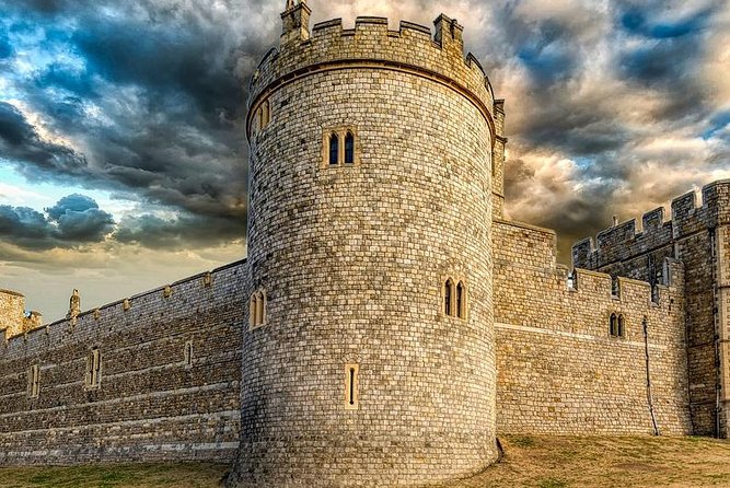 Private Driver guided tour Stonehenge Windsor castle and Bath. - The schedule is efficient, not relaxed