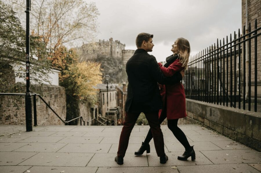 Private Photoshoot with Views of Famous Edinburgh Castle - Receiving and using your photo gallery