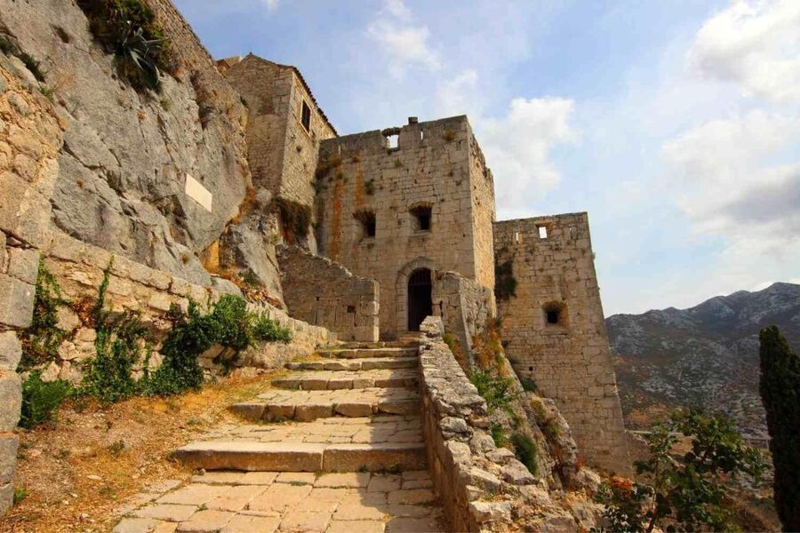 Private Split and Klis Fortress: A Unique Shore Excursion - The 20-minute drive to Klis