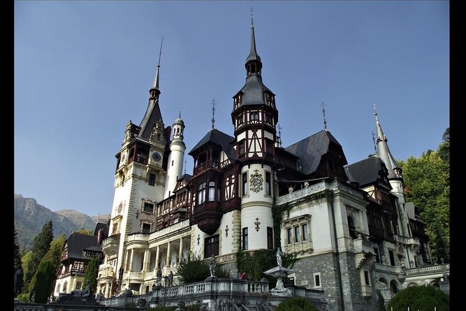 Private tour to Bran Dracula's Castle and Peleș Royal Castle - Bran Castle and the Dracula connection