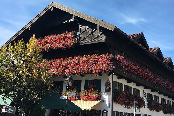 Private tour to Neuschwanstein castle from Munich - Lunch and the 40-minute transfer to Oberammergau