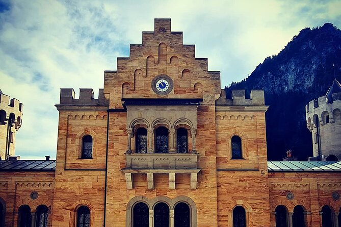 Private Tour to Neuschwanstein Castle & Linderhof from Munich - Oberammergau and its painted houses