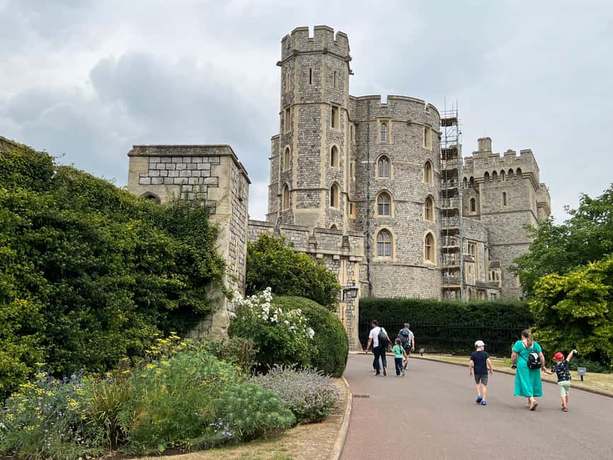 Private trip to Windsor Castle and Stonehenge - Starting with a private pickup