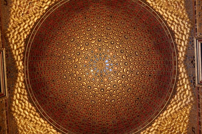 Private Walking Tour Alcazar and Cathedral in Sevilla - What a private guide adds to the experience