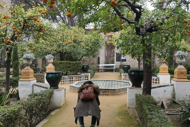 Private Walking Tour Alcazar and Cathedral in Sevilla - Meeting at Plaza del Triunfo