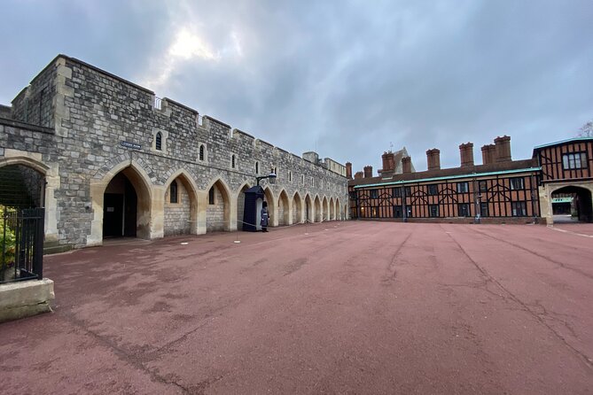 Private Windsor Castle, Stonehenge, The City of Bath Day Tour - Bath offers a change of mood