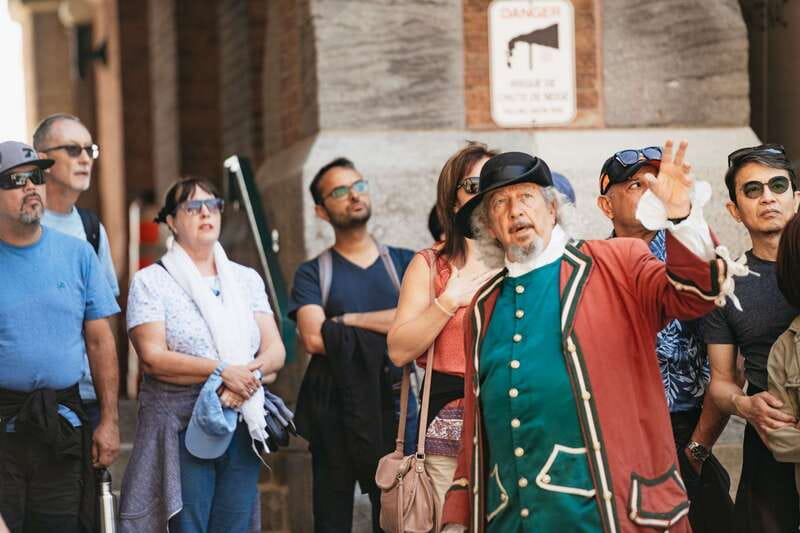 Quebec City: Guided Tour of Fairmont Le Château Frontenac - Meeting the Guide Near Au 1884