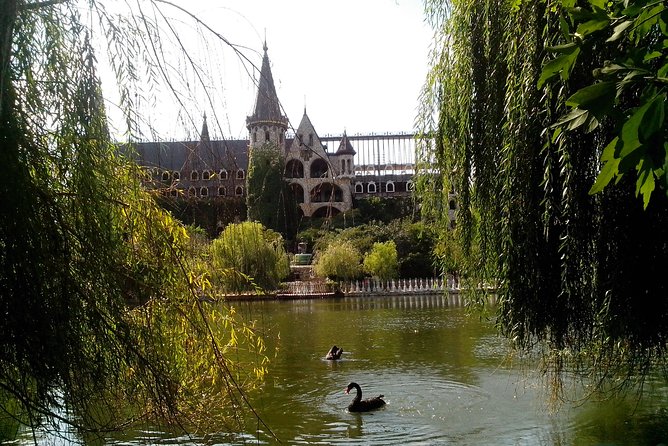 Ravadinovo Castle Unseen - The sea resort and nearby town stops