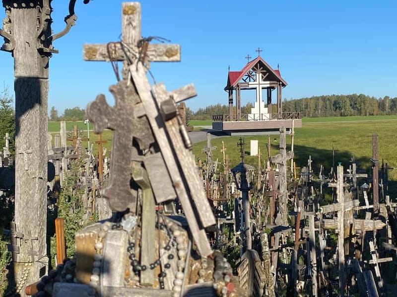 Riga: Hill of Crosses, Guided Rundale Palace & Bauska Castle - Why this eight-hour outing works from Riga