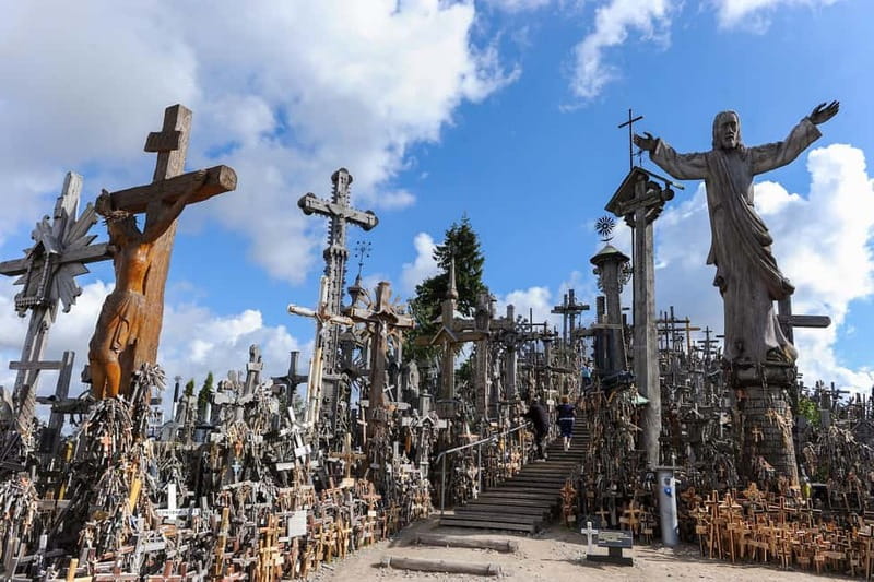 Riga: Hill of Crosses, Guided Rundale Palace & Bauska Castle - Crossing Lithuania and Latvia without the driving work