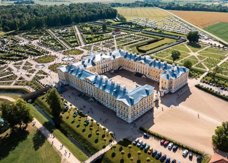 Riga: Hill of Crosses, Guided Rundale Palace & Bauska Castle - Who should book this day trip?