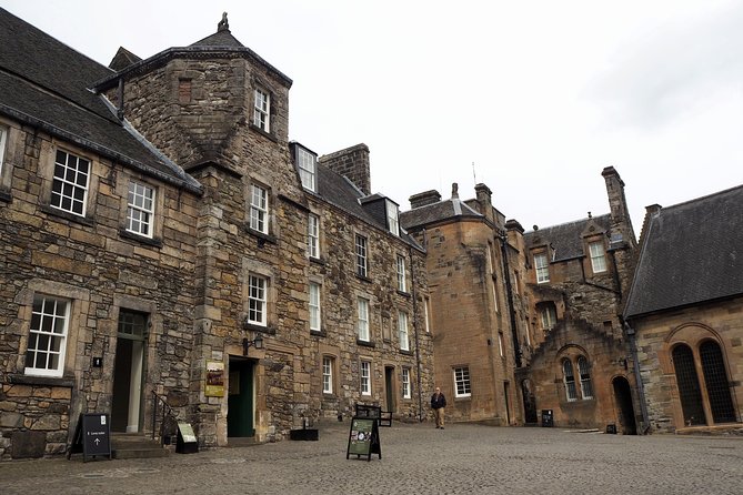 Rosslyn Chapel, Dunfermline Abbey and Stirling Castle Day Tour - The guides make or break the day
