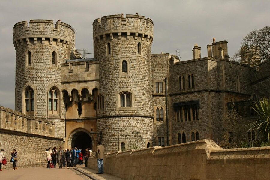 Royal Windsor Castle and Stonehenge Private Tour with passes - FAQ