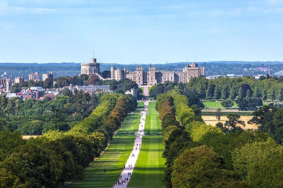 Royal Windsor Castle Tour Private including tickets - Pickup from Soho and the ride west