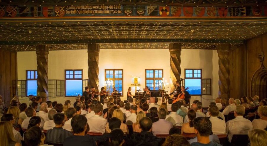 Salzburg: Best of Mozart Fortress Concert and Dinner - Who will enjoy this most?