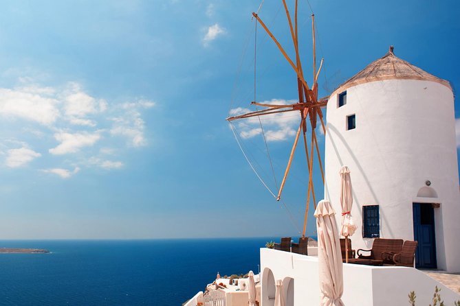 Santorini Highlights and Venetian Castles Small-Group Day Tour - Emporio’s medieval lanes and Venetian castle