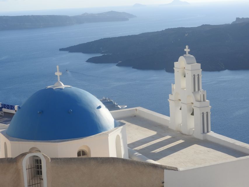 Santorini: Small-Group Highlights Tour of Venetian Castles - Why the small-group format matters