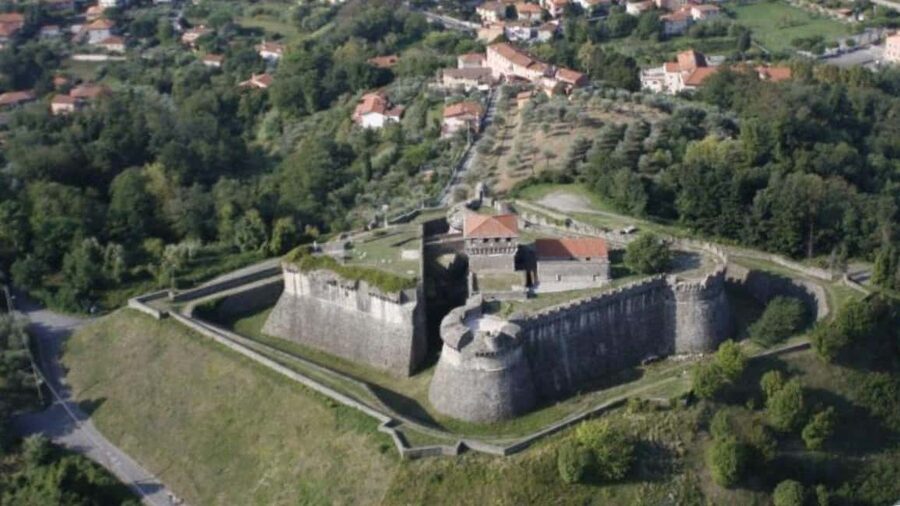Sarzana: pesto experience at Sarzanello Fortress - The fortress visit adds more than scenery