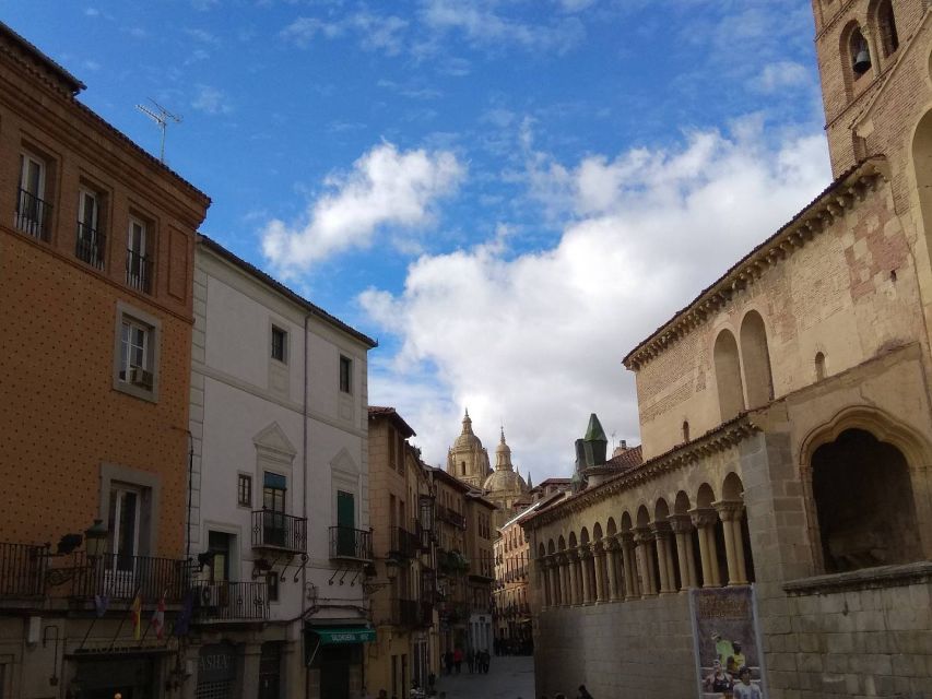 Segovia: Guided Walking Tour with Alcázar Entry - San Martín Church and the old Jewish quarter