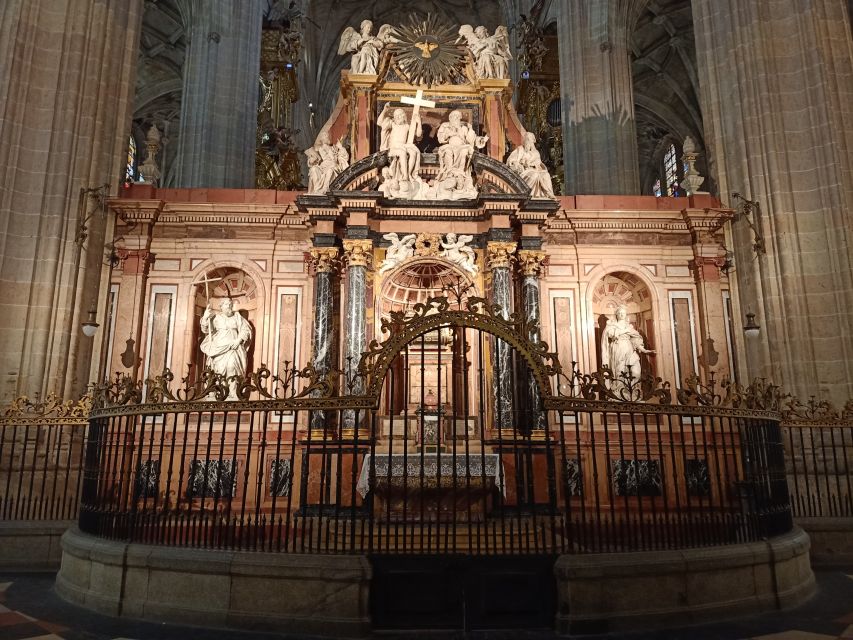 Segovia: Guided Walking Tour with Cathedral & Alcázar Entry - Who should book this Segovia walk?