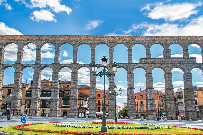 Segovia - Old Town tour including Castle visit - Five things to know before you book
