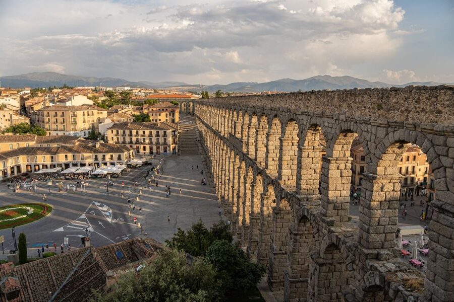 Segovia: Private City Walking Tour with Alcázar of Segovia - The Jewish quarter and Segovia Cathedral