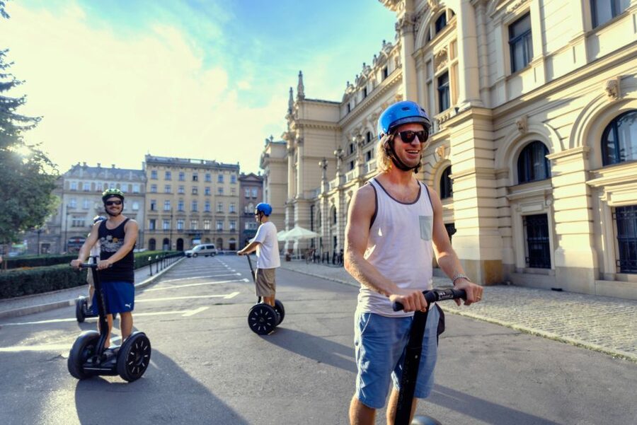 Segway Tour Krakow: Grand Tour (Old Town + Wawel Castle) - Wawel Hill and the royal center