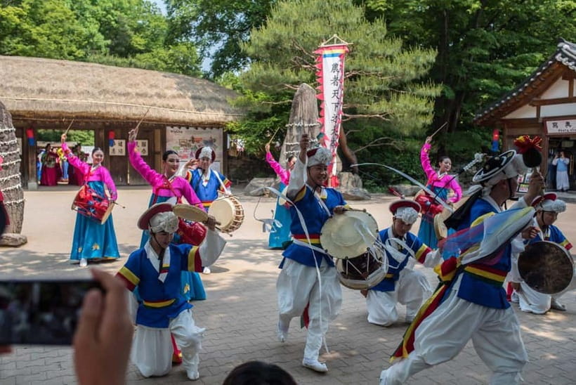 Seoul: Hwaseong Fortress, Folk Village and Starfield Library - Walking the walls of Suwon Hwaseong Fortress