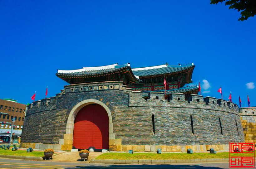 Seoul: Hwaseong Fortress, Folk Village and Starfield Library - Who should book this experience?