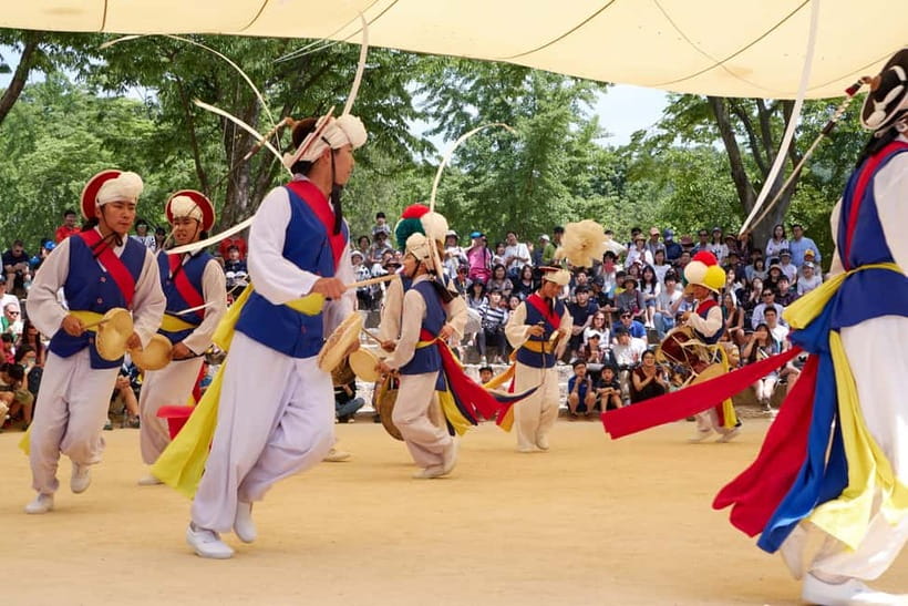 Seoul: Suwon Hwaseong Fortress & Korean Folk Village Tour - Suwon Hwaseong Fortress and its broad city views