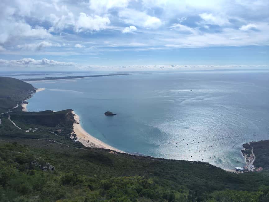 Setúbal, Nature&Culture, between Castles,Beaches, Mountains - Palmela Castle above the vineyards and bay