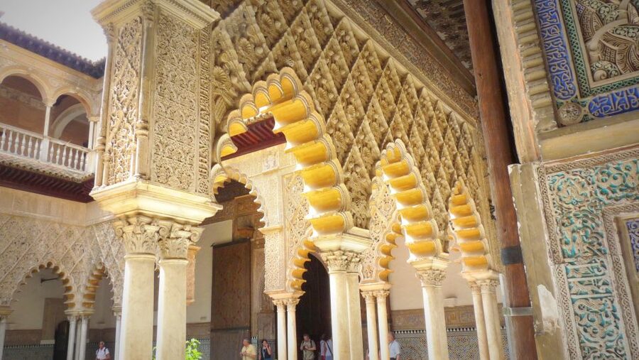 Seville: Alcazar, Cathedral, and Giralda Skip-the-Line Tour - Seville Cathedral and its huge Gothic interior