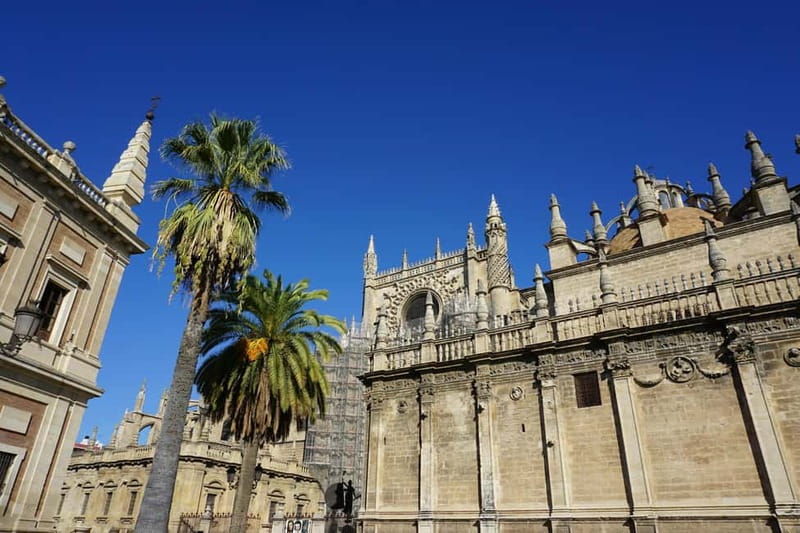 Seville: Alcázar, Cathedral, and Giralda Small-Group Tour - Who should book this experience?