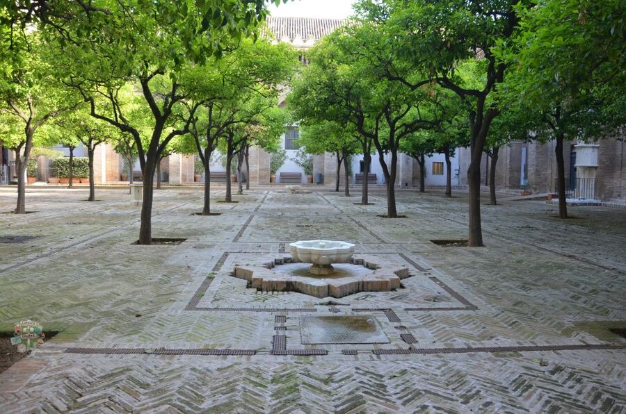 Seville: Alcázar, Cathedral & Giralda Skip-the-Line Tour - Should you book it?