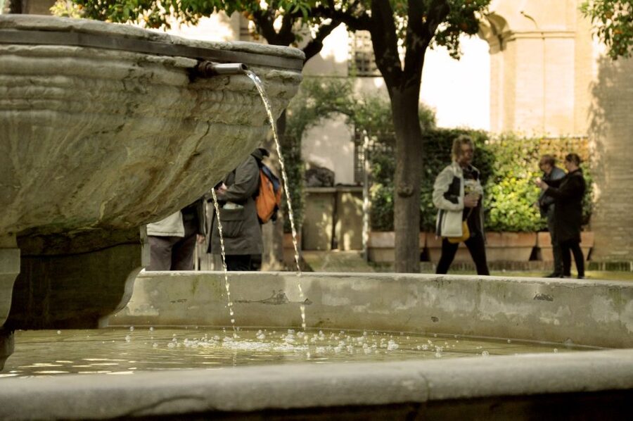 Seville: Alcazar & Cathedral Skip-the-Line Guided Tour - Why these two monuments belong together