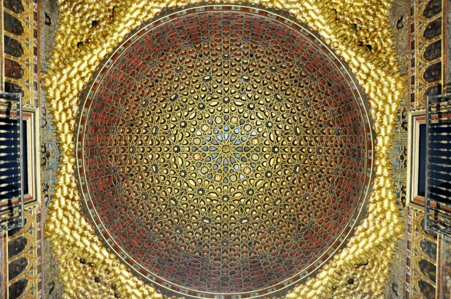 Seville: Alcazar & Cathedral Skip-the-Line Guided Tour - What the guides add, and how the audio option compares