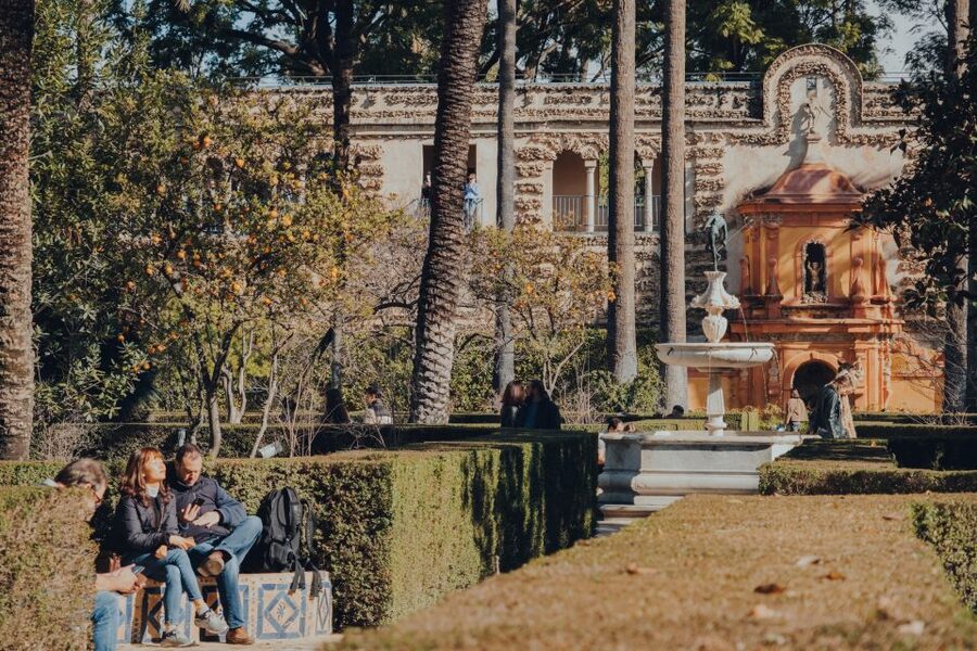 Seville: Alcázar Fast-Track Access with Guided Tour - Key points at a glance