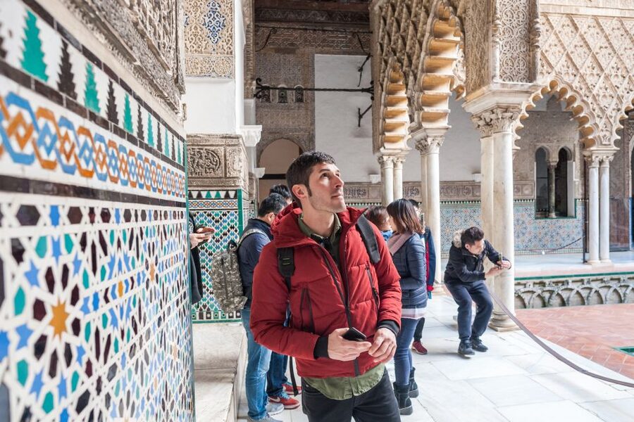 Seville: Alcázar Guided Tour - Timing, language, and comfort
