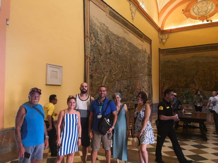Seville: Alcazar of Seville guided tour with a Historian- - What the historian-led format adds