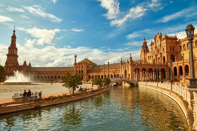 Seville & Alcazar Skip the Line from Cadiz Port (Cruisers Only) - Seeing the cathedral and the Giralda from outside