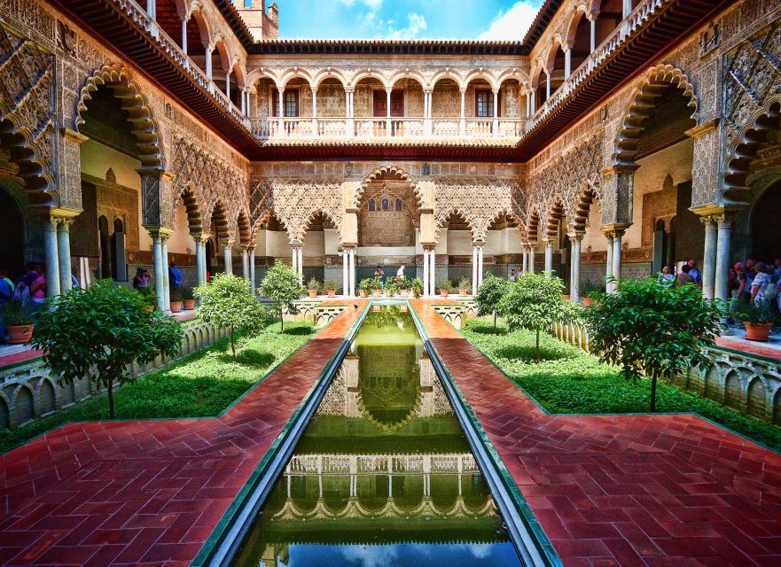 Seville: Alcázar Tour with Tickets Included - Timing, group size, and the 90-minute promise
