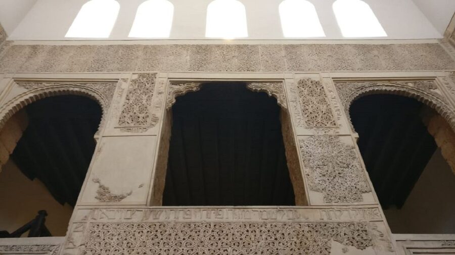 Seville: Alcázar Tour with Tickets Included - The Patio de las Doncellas and Mudéjar detail