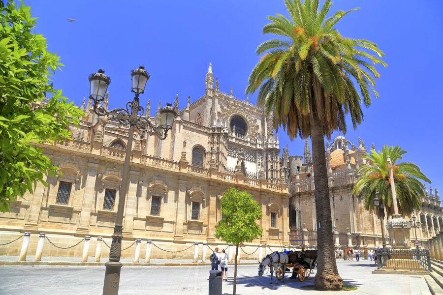 Seville: Cathedral, Giralda & Alcazar Entry With Guided Tour - Inside Seville Cathedral: 90 minutes of layered history