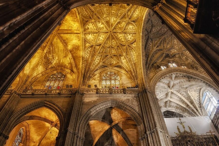 Seville: Cathedral, Giralda & Alcázar Guided Tour - The Giralda: a former minaret with a new role