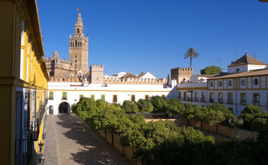 Seville: Cathedral, Giralda & Alcázar Guided Tour - The Alcázar: Moorish design and royal power