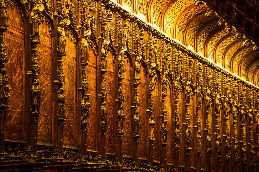 Seville: Priority Access Cathedral, Giralda & Alcázar Tour - Climbing the Giralda for a city view