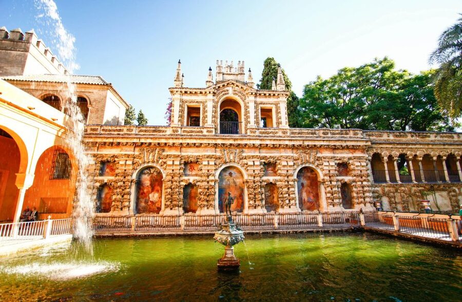 Seville: Priority Access Royal Alcazar Tour - Why the Royal Alcázar deserves your morning